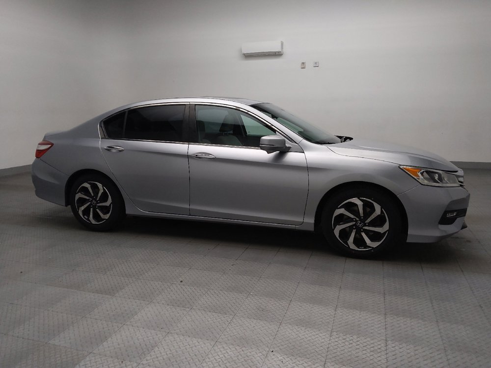 Used 2017 Honda Accord EX image 11