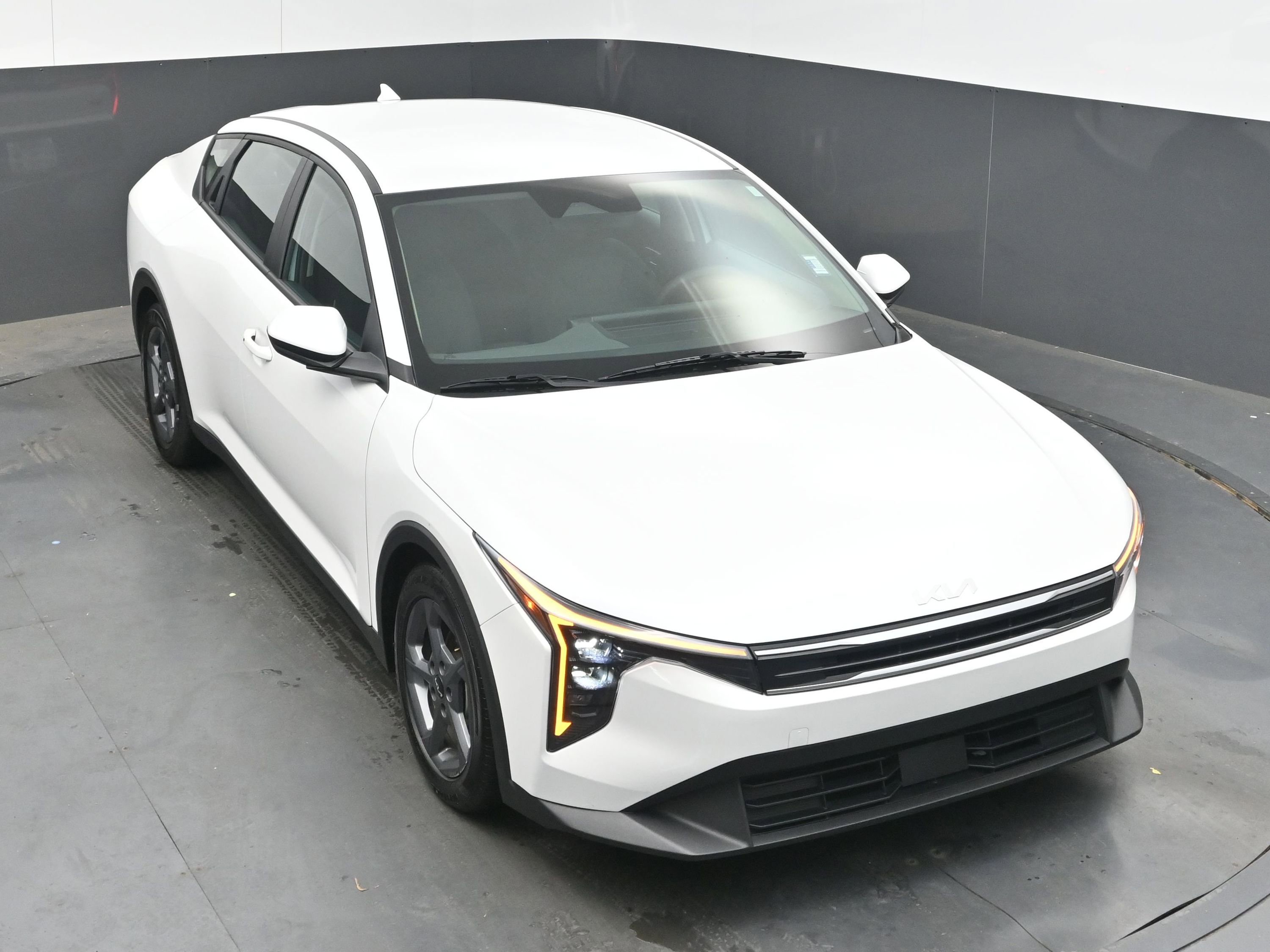 Used 2025 Kia K4 FWD image 32