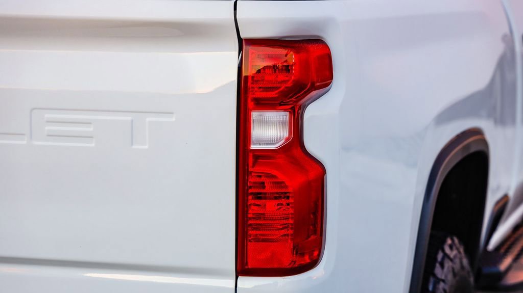 Used 2023 Chevrolet Silverado 2500 Custom w/ Custom Value Package image 10