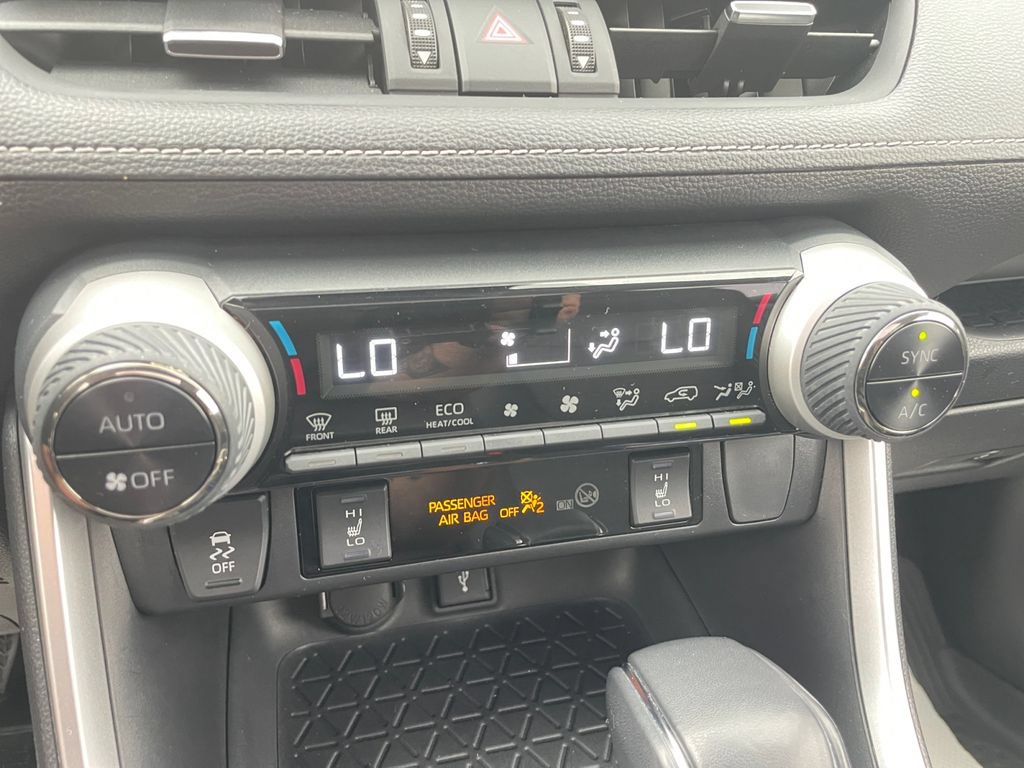 Used 2022 Toyota RAV4 XLE Premium AWD/4WD image 28