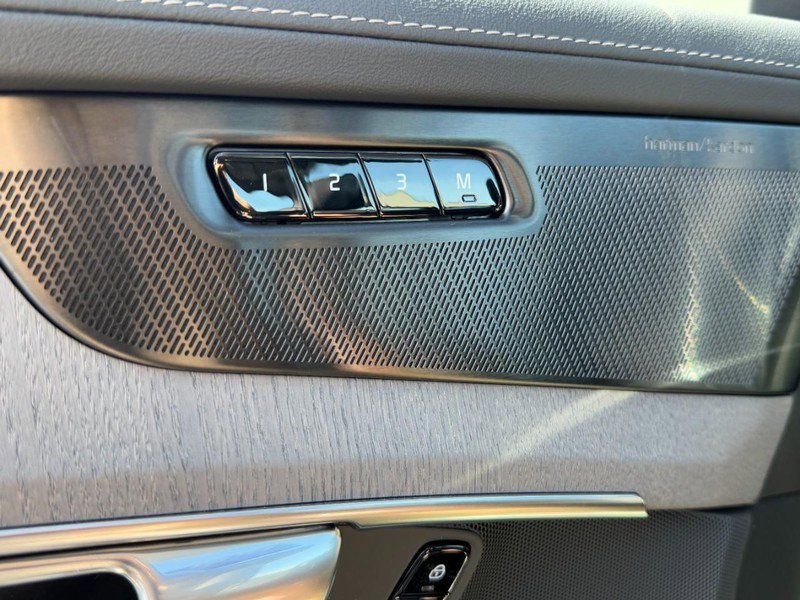 New 2026 Volvo XC90 B6 Ultra w/ Protection Package image 10