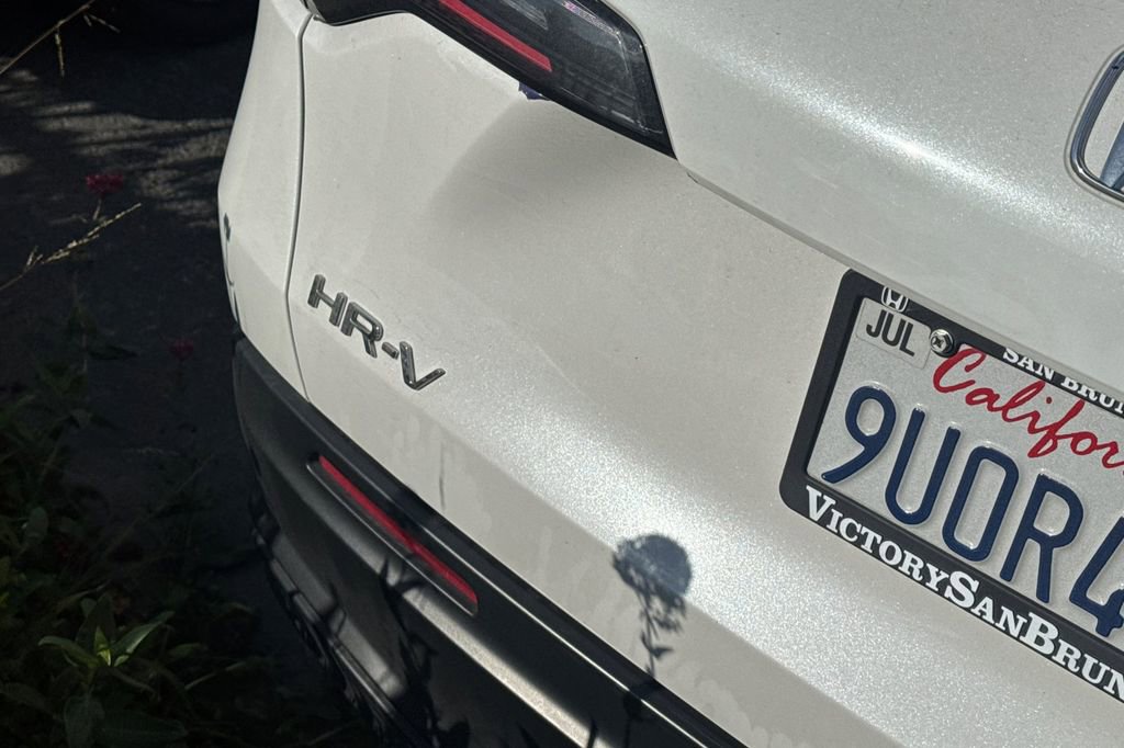 Used 2025 Honda HR-V LX image 7