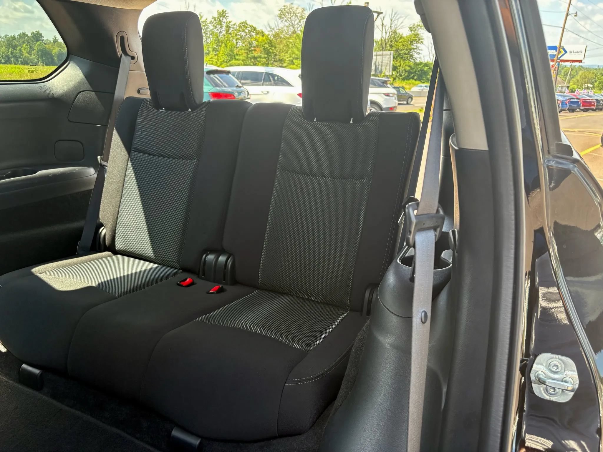 Used 2019 Nissan Pathfinder SV AWD/4WD image 20