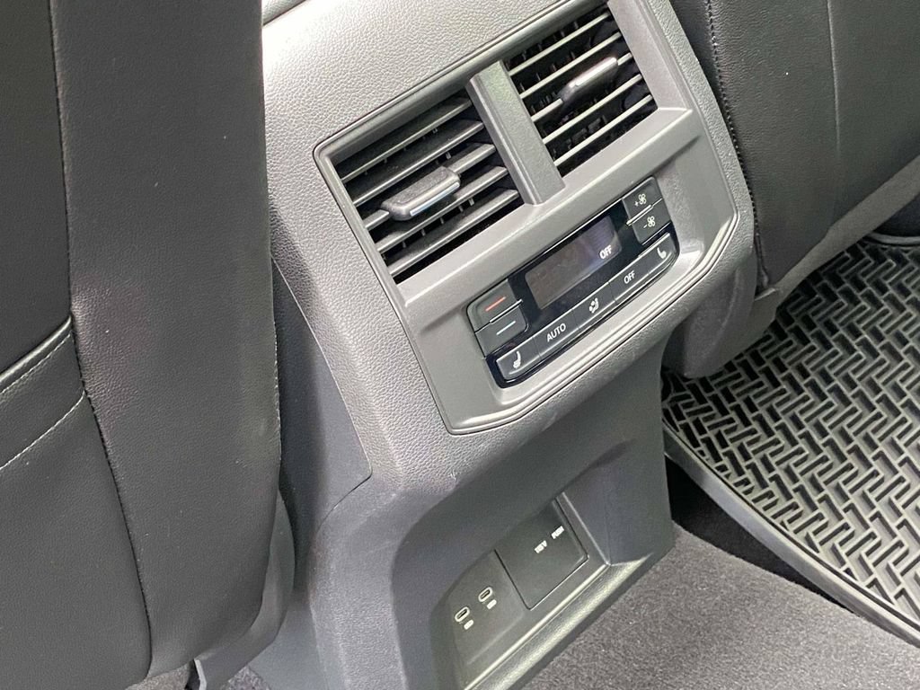 Used 2021 Volkswagen Atlas SEL Premium AWD/4WD image 12