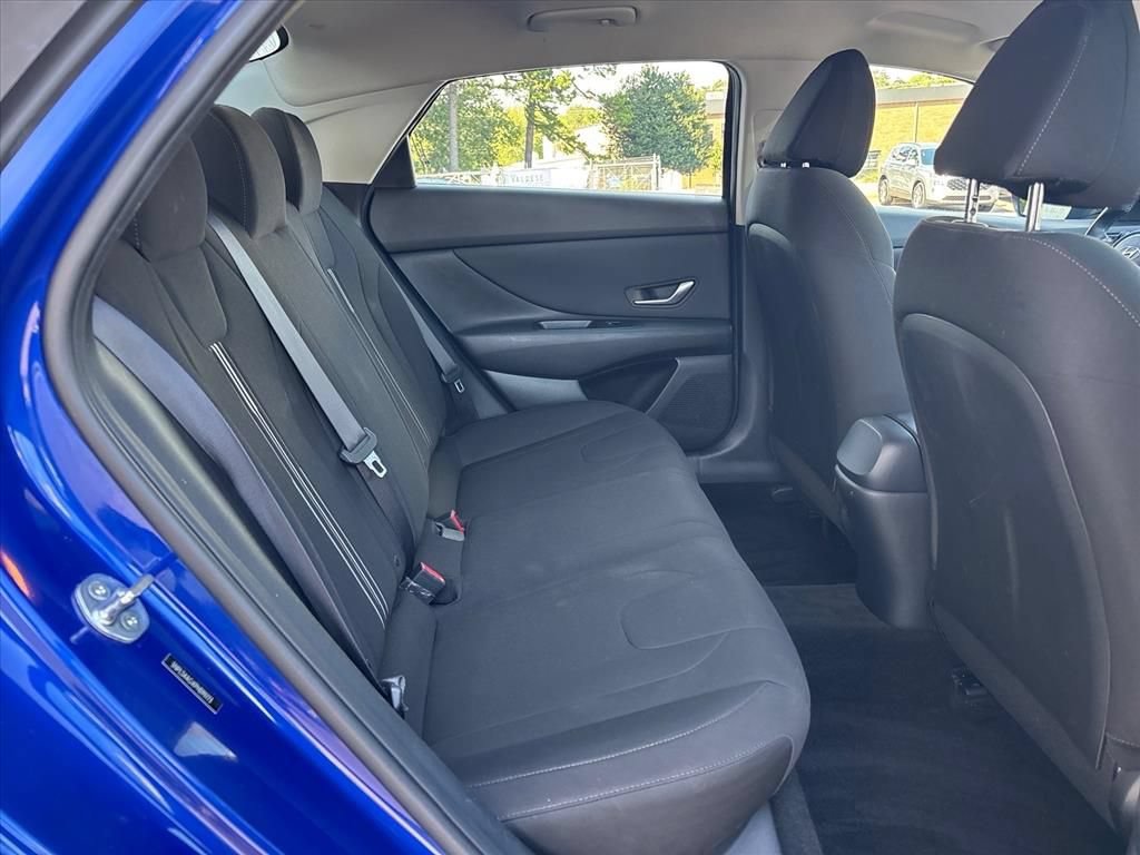 Used 2023 Hyundai Elantra SEL w/ Convenience Package FWD image 11