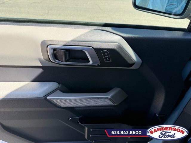 Used 2023 Ford Bronco Badlands image 11