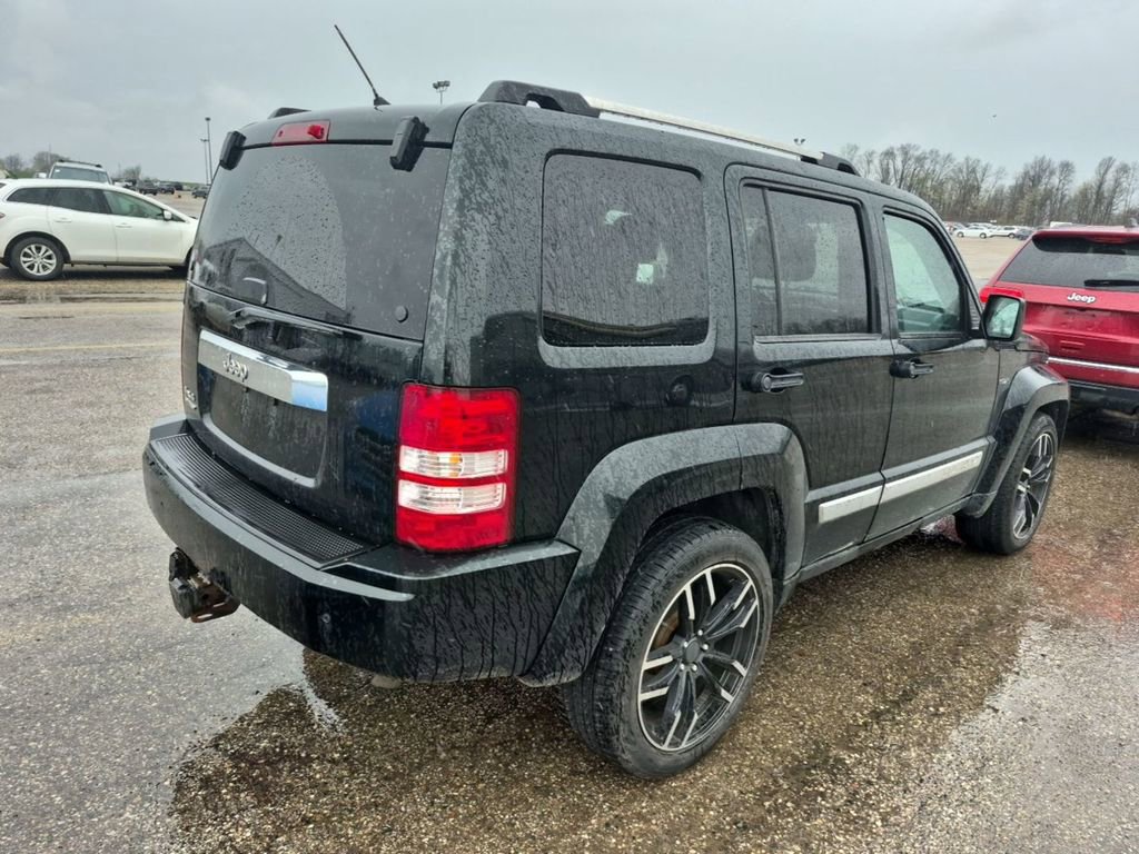 Used 2012 Jeep Liberty Limited Jet w/ Comfort/Convenience Group image 3