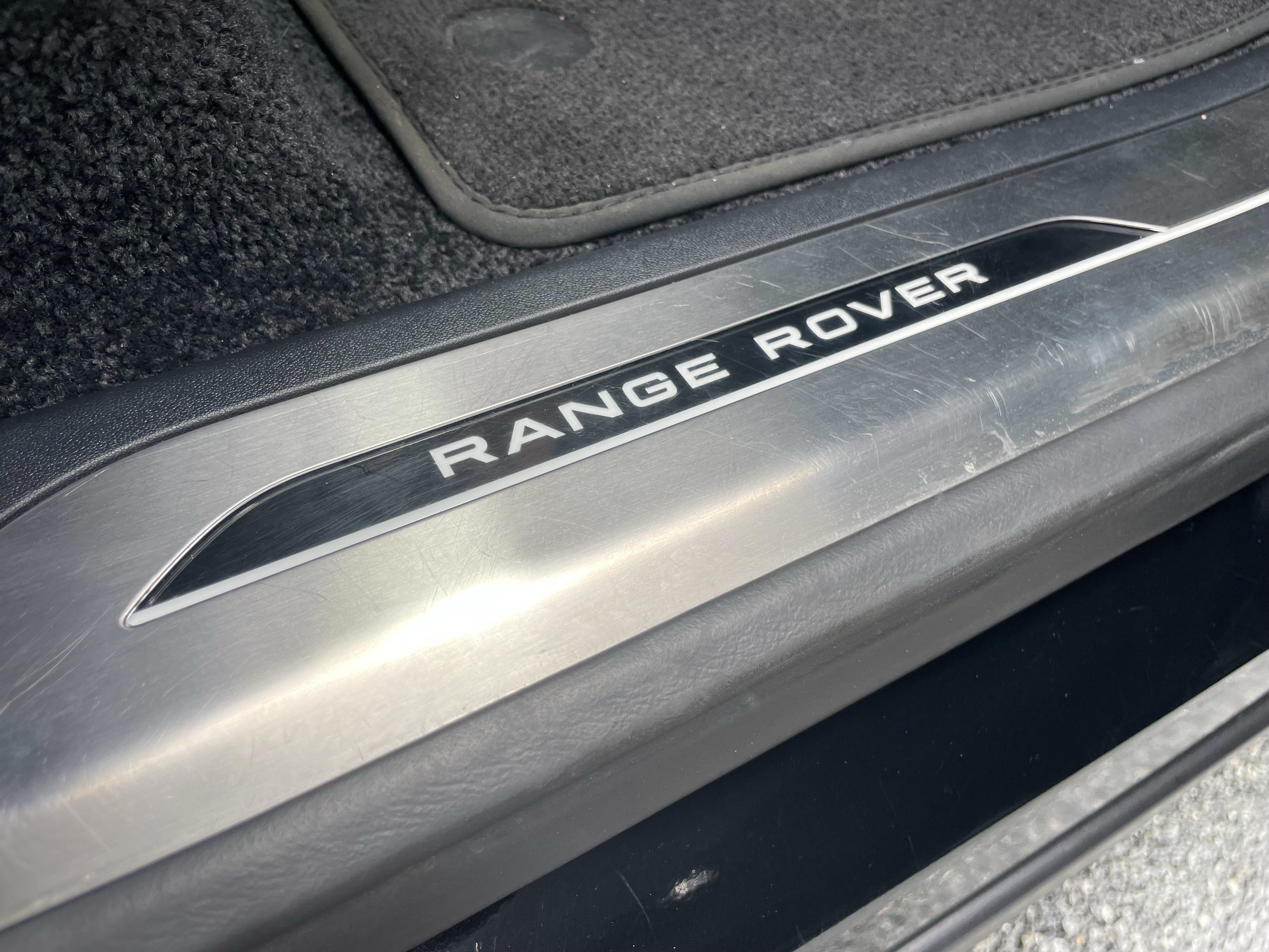 Used 2025 Land Rover Range Rover SE AWD/4WD image 33