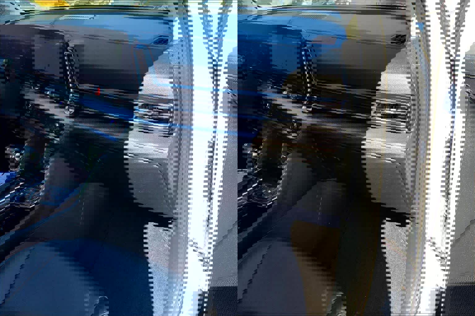 Used 2023 Kia Sportage SX image 17