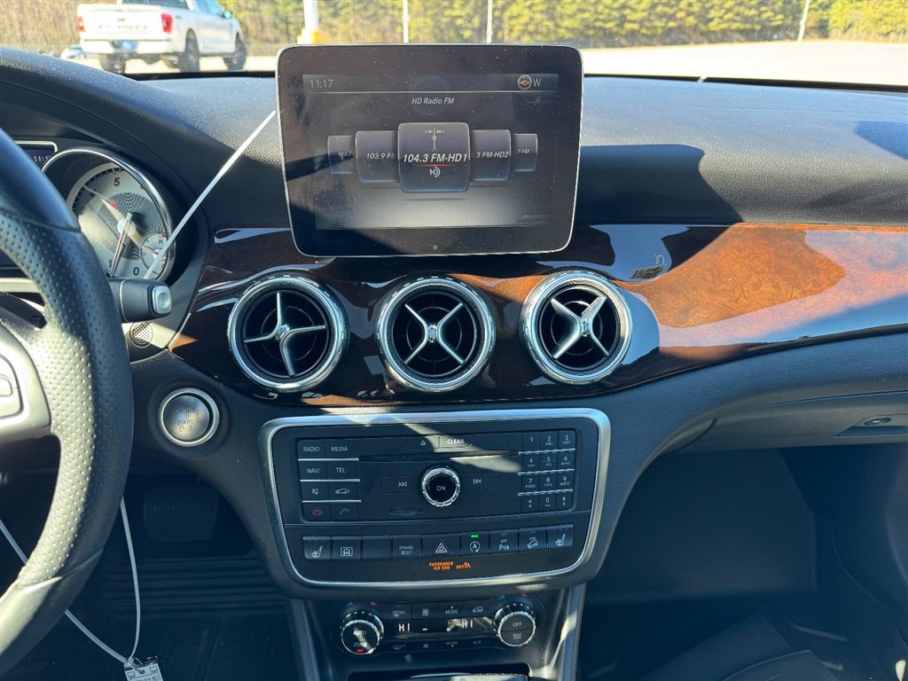 Used 2017 Mercedes-Benz GLA 250 4MATIC image 6