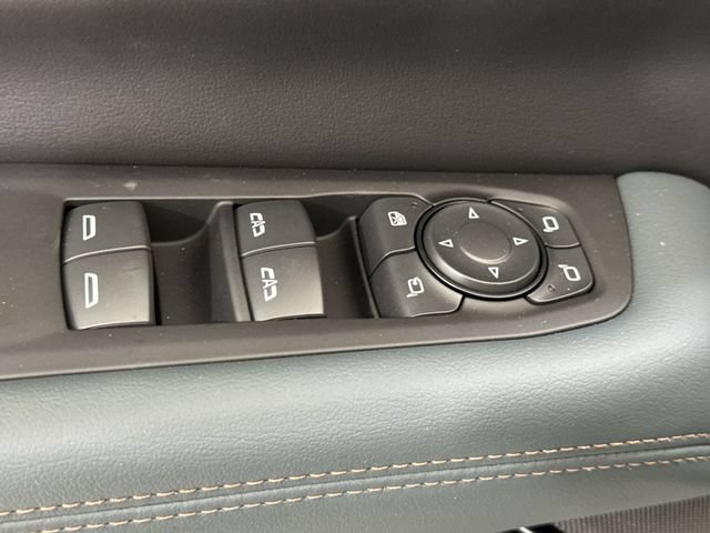 New 2026 GMC Yukon XL AT4 w/ AT4 Premium Plus Package AWD/4WD image 24