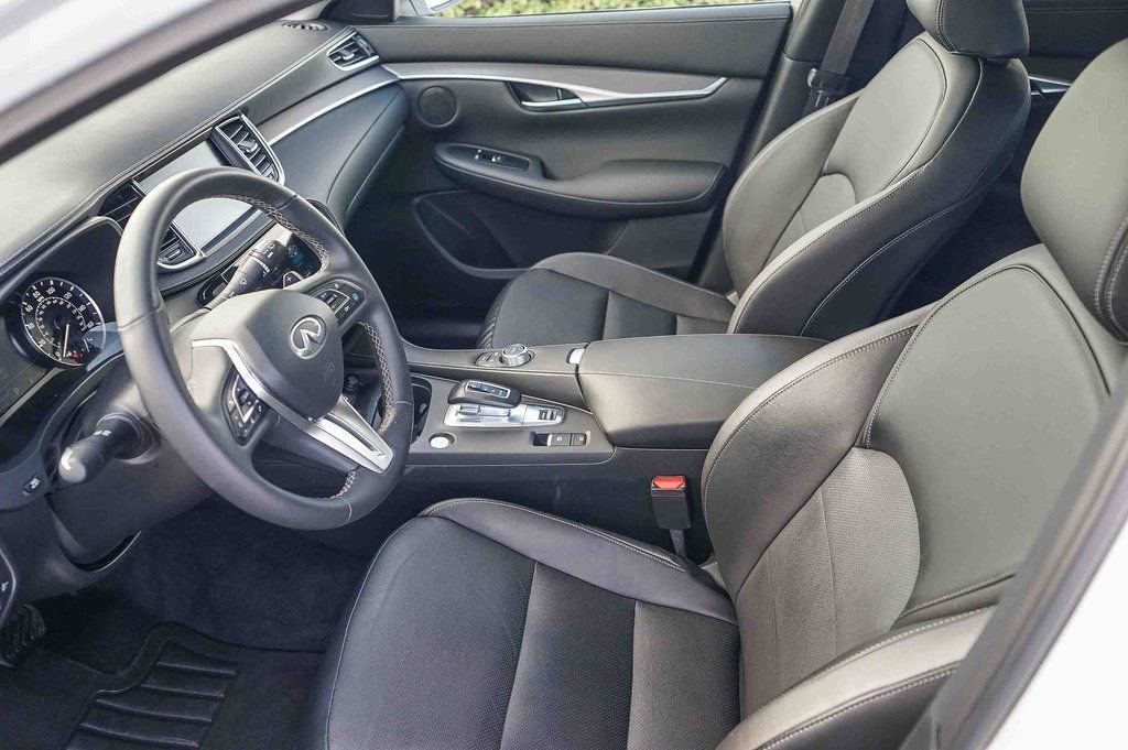 Certified 2023 INFINITI QX50 Luxe image 17