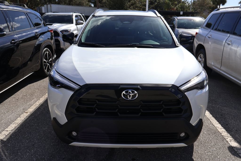 Used 2026 Toyota Corolla Cross XLE w/ Convenience Package FWD image 5
