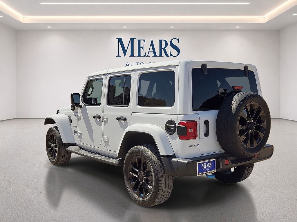 Used 2023 Jeep Wrangler Unlimited Sahara AWD/4WD image 3