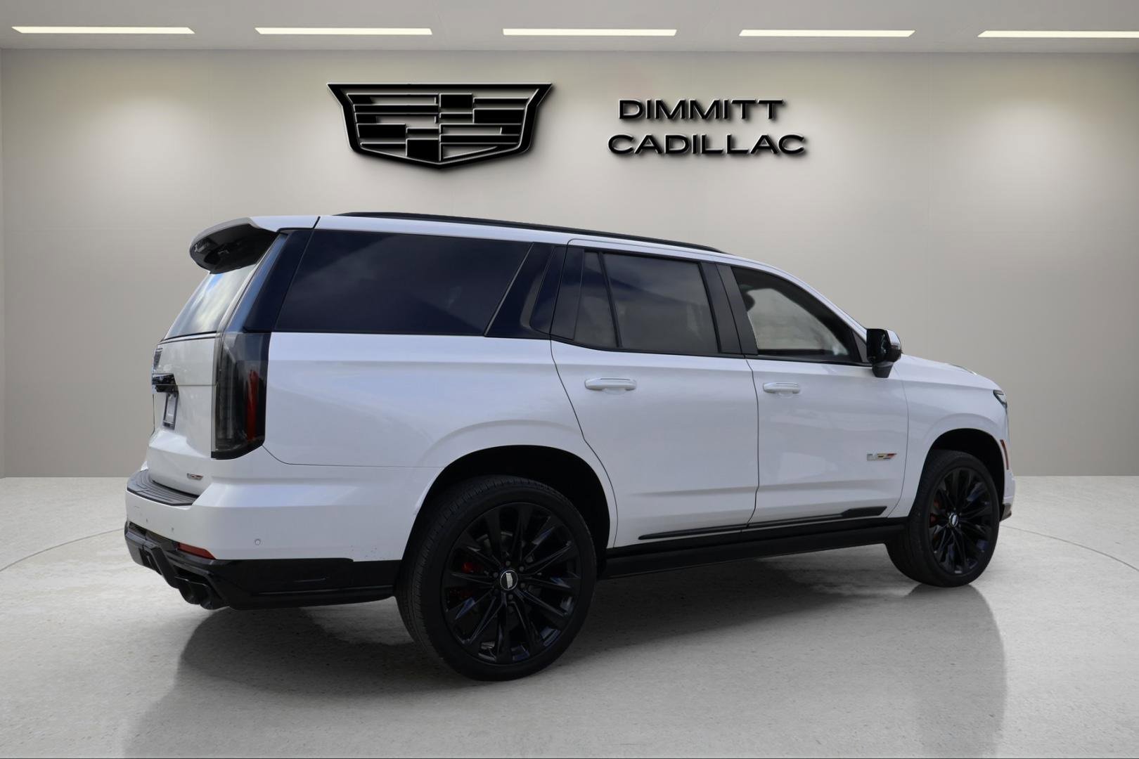 Used 2025 Cadillac Escalade V w/ LPO, ONYX Package image 5