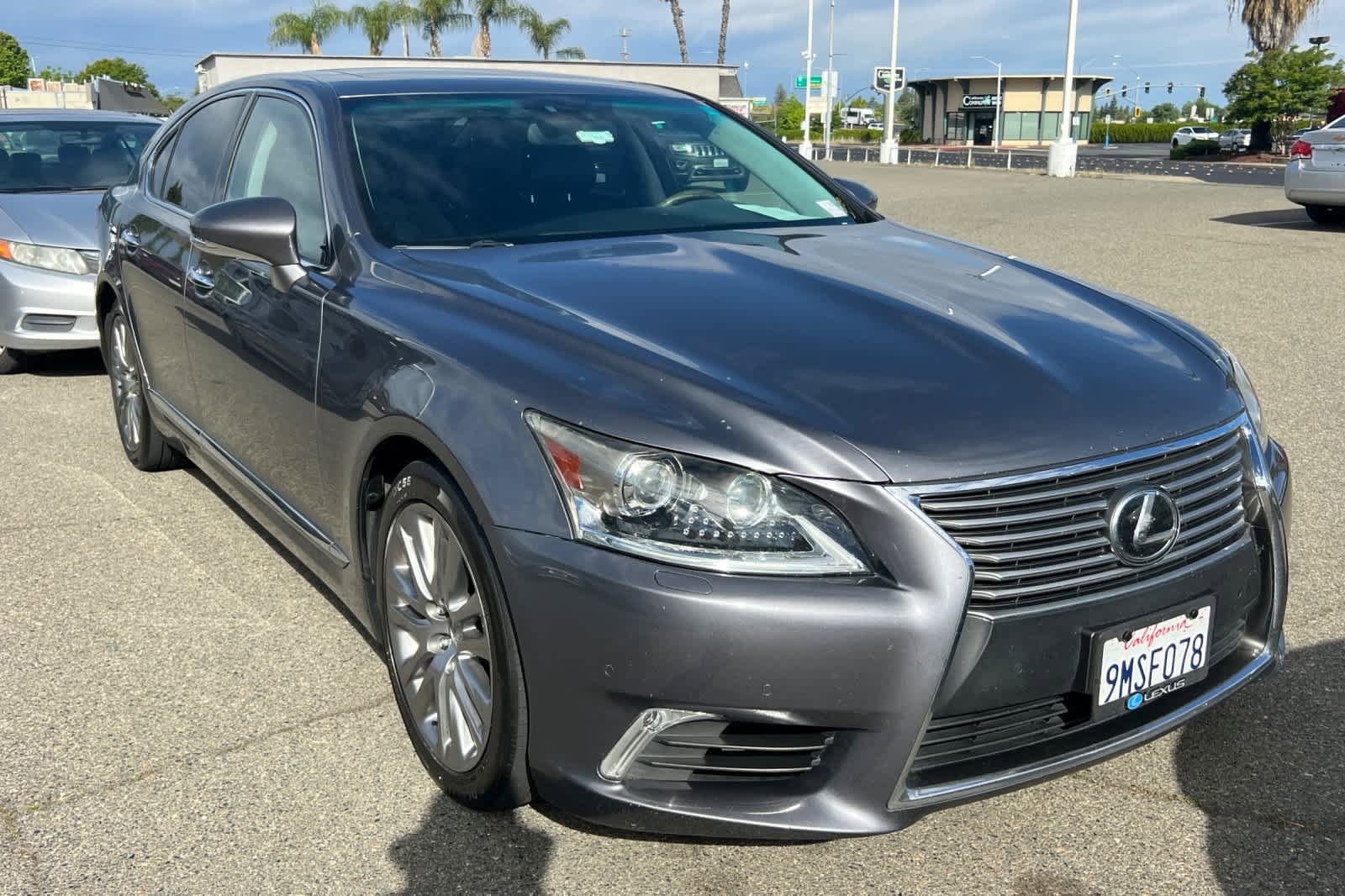 Used 2014 Lexus LS 460 w/ Comfort Package RWD image 3