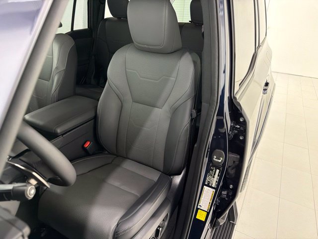 Used 2025 Lexus GX 550 w/ Accessory Package (2T) AWD/4WD image 13