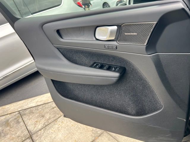 Used 2022 Volvo C40 P8 Recharge Ultimate image 17