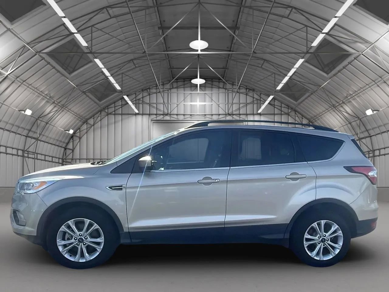 Used 2018 Ford Escape SEL image 2