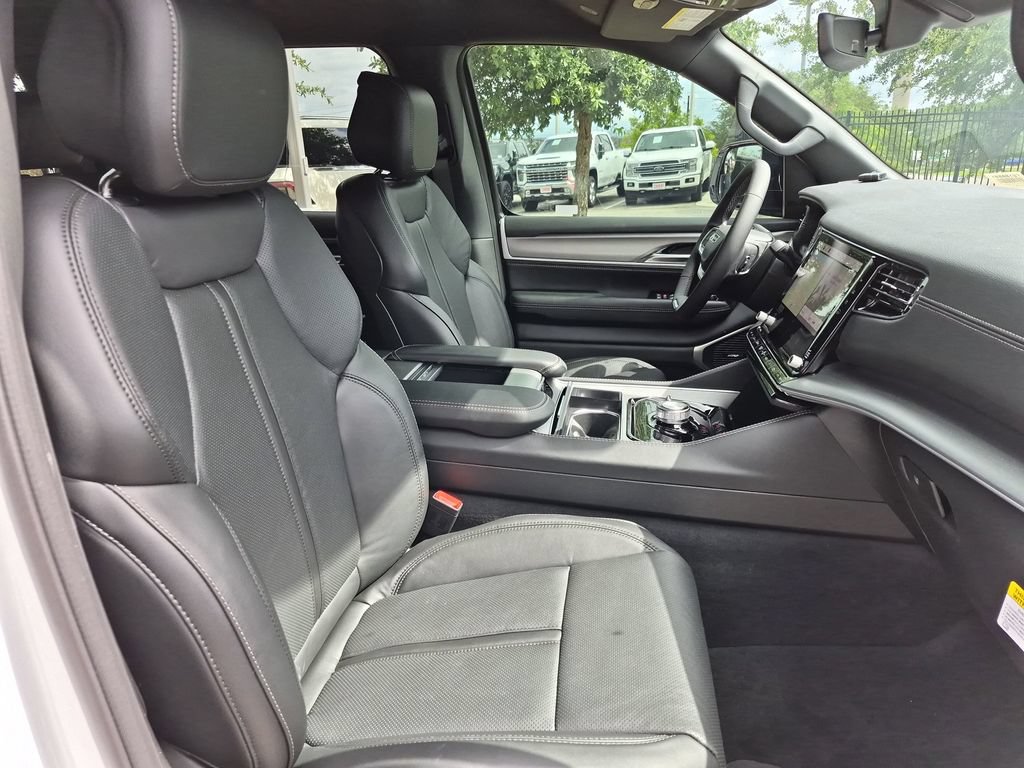New 2026 Jeep Grand Wagoneer 4WD image 36