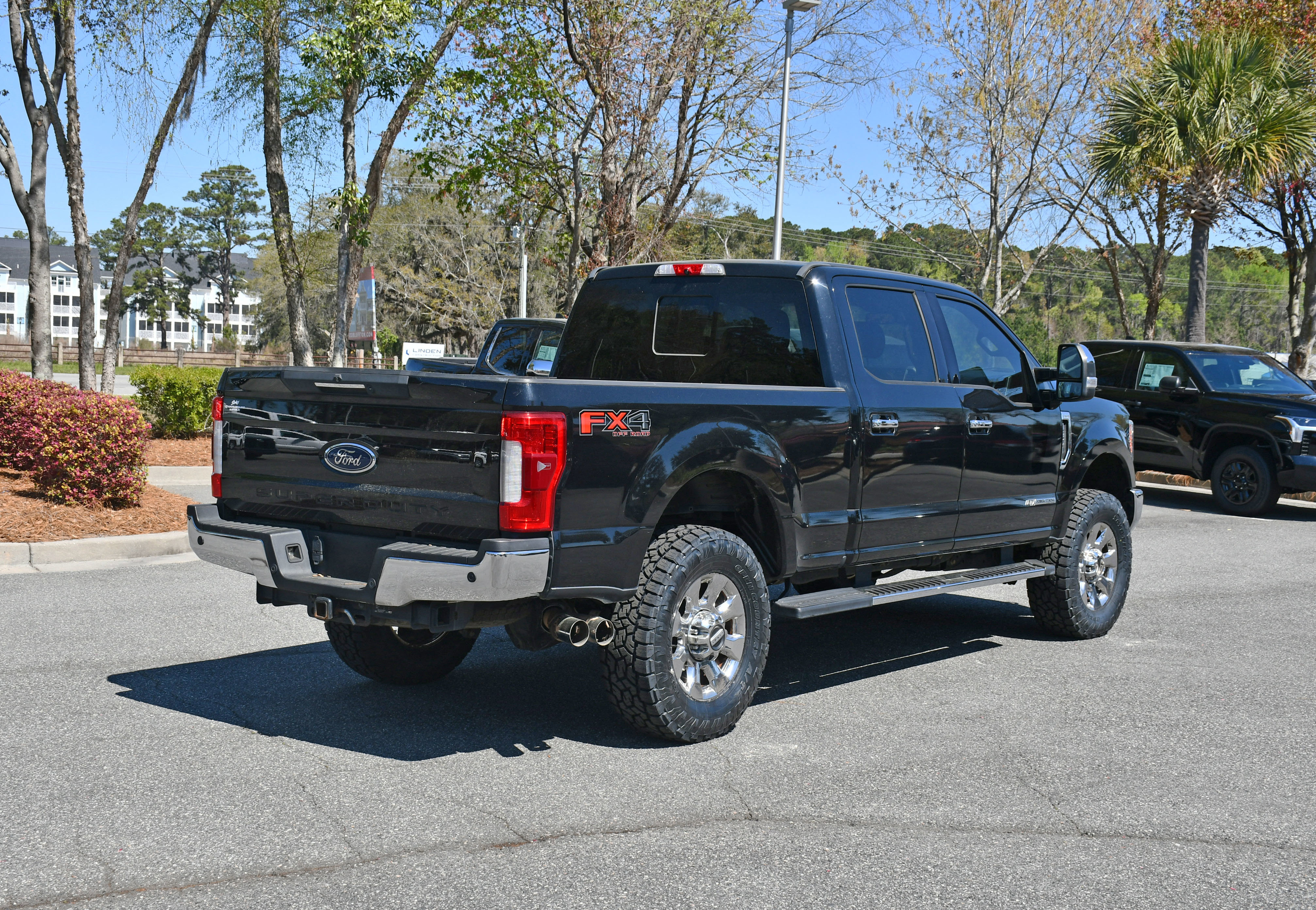 Used 2018 Ford F350 Lariat w/ Lariat Ultimate Package AWD/4WD image 4