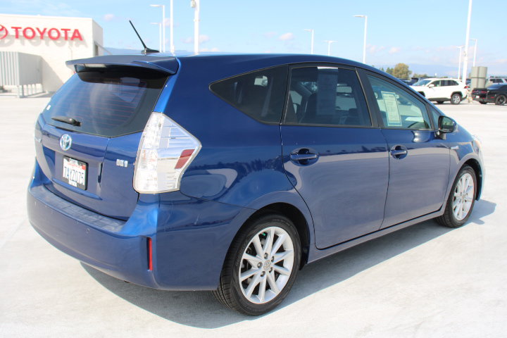 Used 2013 Toyota Prius V Five FWD image 3