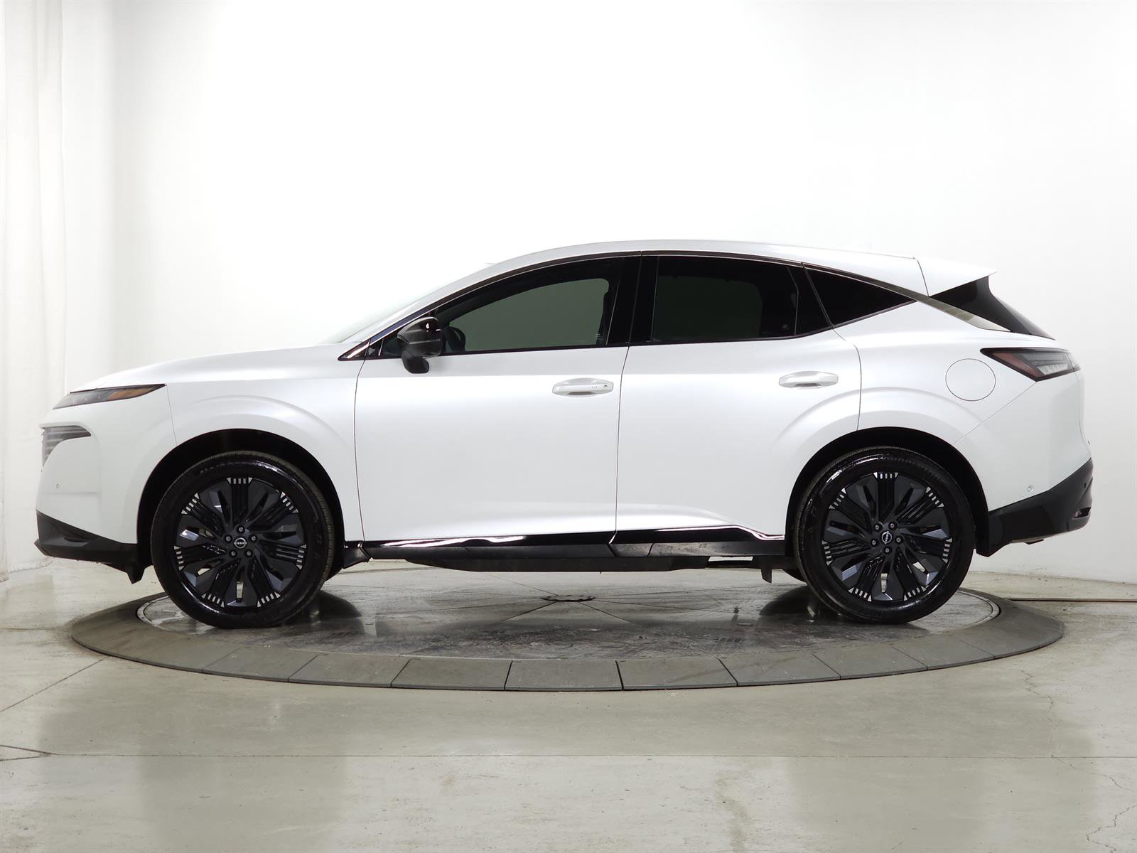 Used 2025 Nissan Murano Platinum w/ Cargo Package AWD/4WD image 5