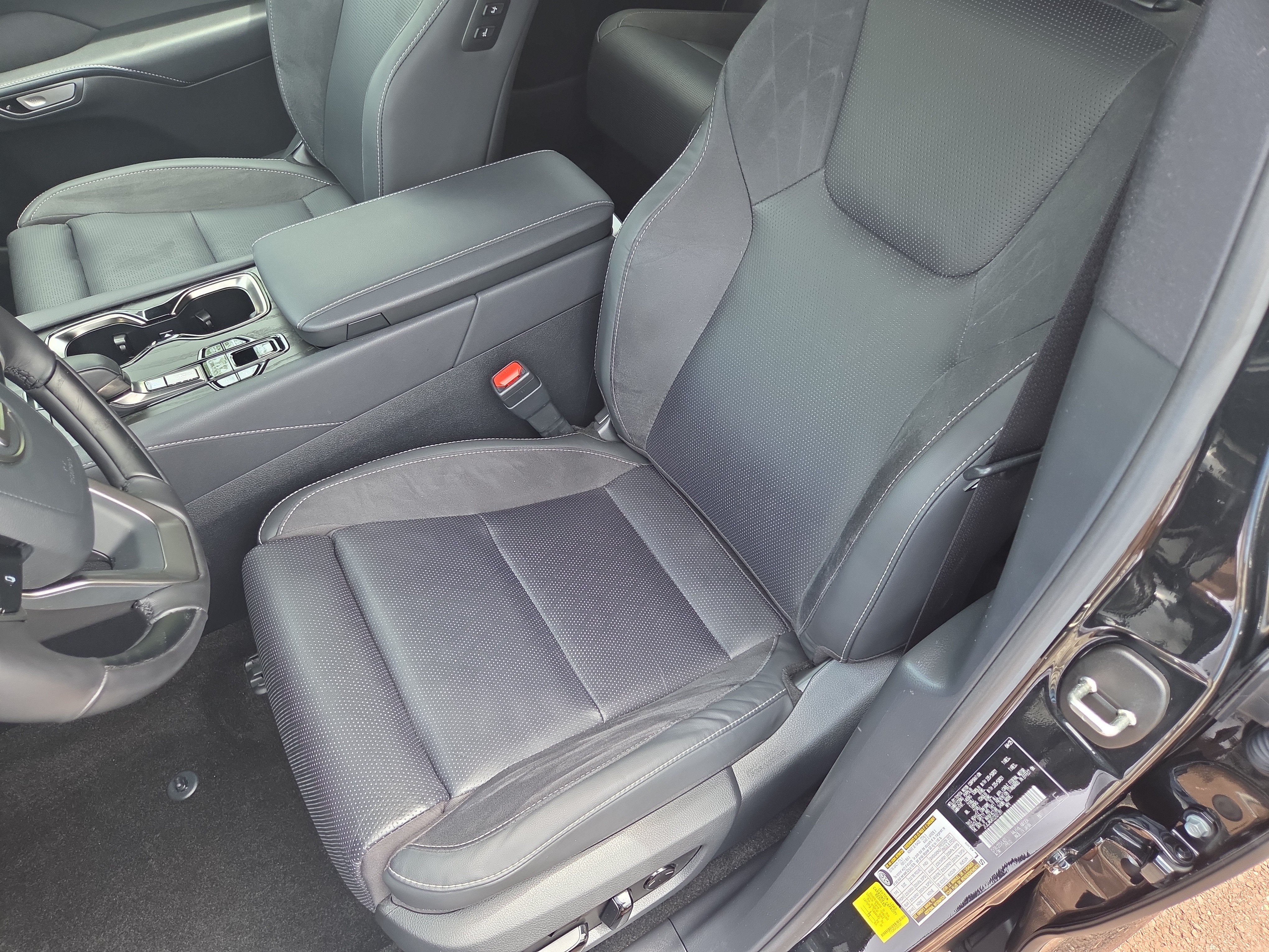 Certified 2025 Lexus RX 450h AWD w/ Convenience Package image 9