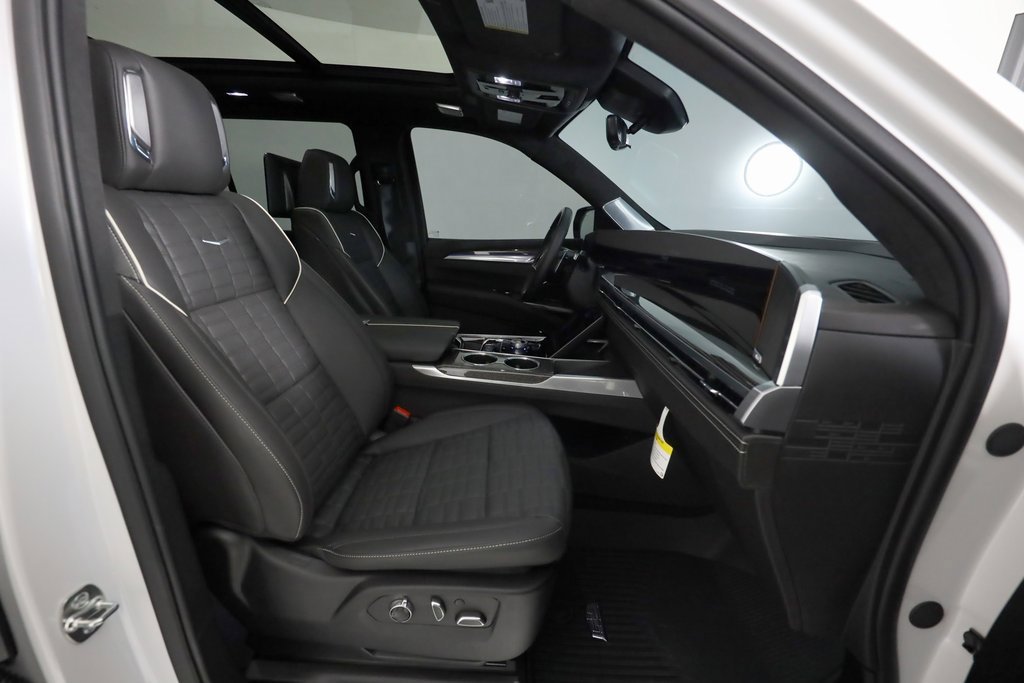 Used 2025 Cadillac Escalade V w/ LPO, ONYX Package image 14