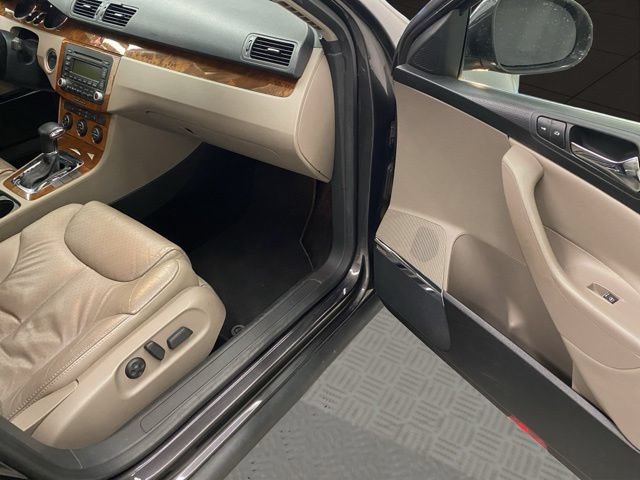Used 2007 Volkswagen Passat 3.6 AWD/4WD image 19