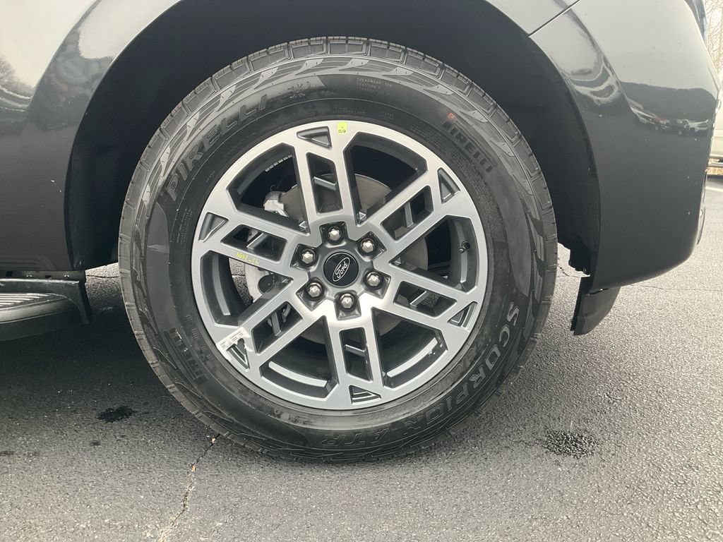 New 2026 Ford Expedition Active image 10