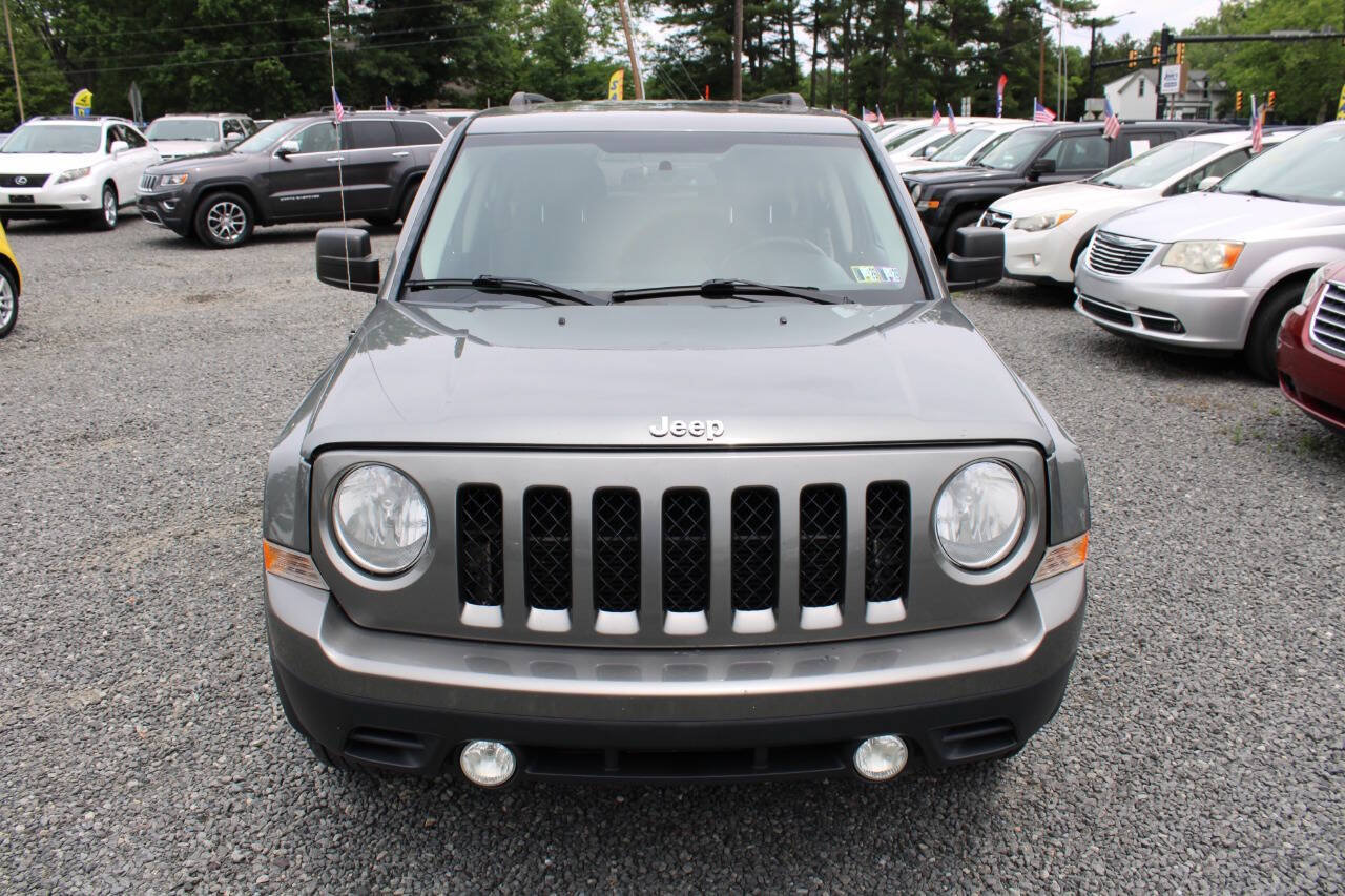 Used 2013 Jeep Patriot Latitude w/ Sun/Sound Group AWD/4WD image 3