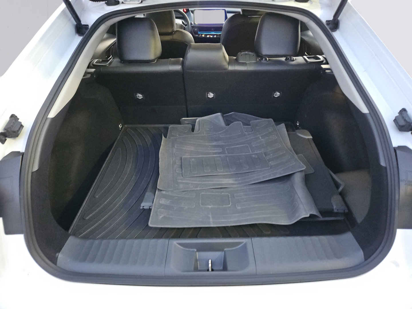 Used 2024 Toyota Prius XLE image 35