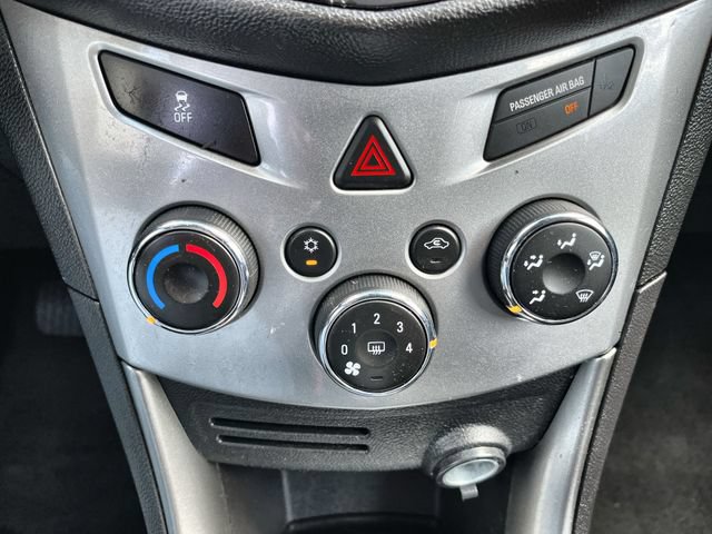 Used 2016 Chevrolet Trax LT w/ LT Convenience Package AWD/4WD image 17
