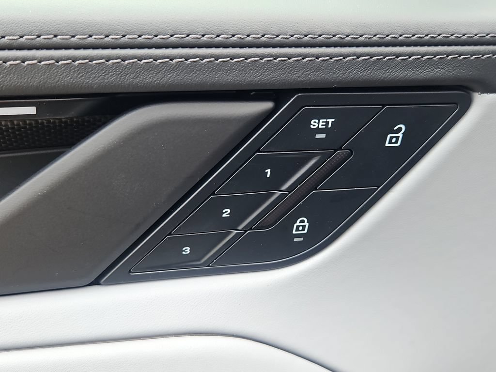 New 2026 Porsche Cayenne Turbo AWD/4WD image 20