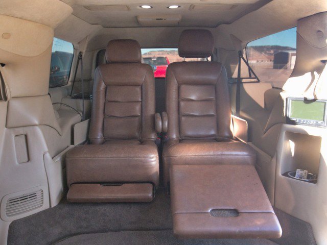 Used 2009 Cadillac Escalade ESV AWD w/ Livery Package image 34