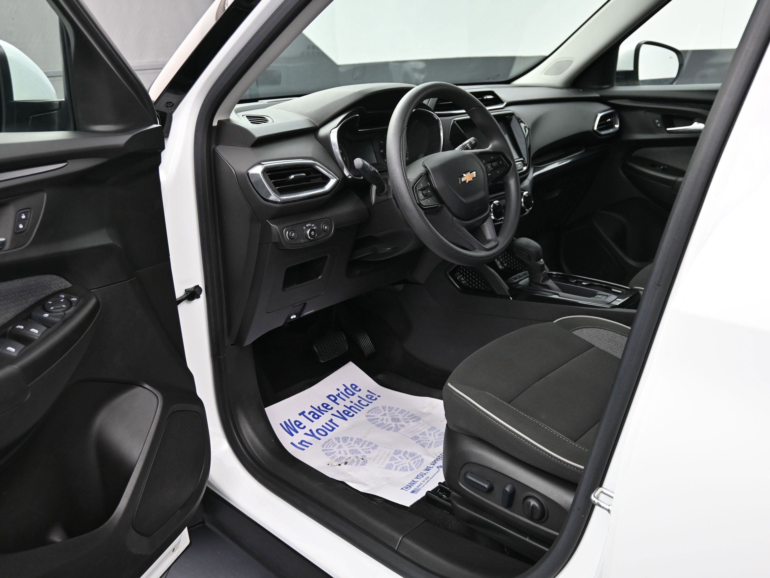 Certified 2023 Chevrolet TrailBlazer LT w/ Convenience Package AWD/4WD image 9
