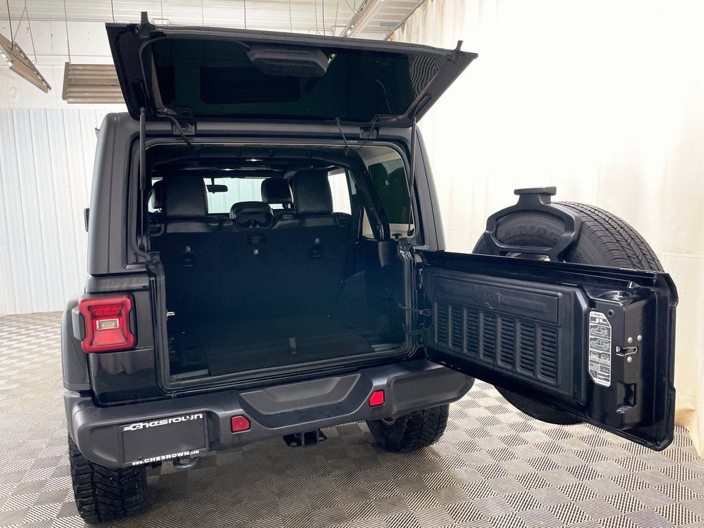 Used 2018 Jeep Wrangler Unlimited Sahara w/ LED Lighting Group image 41