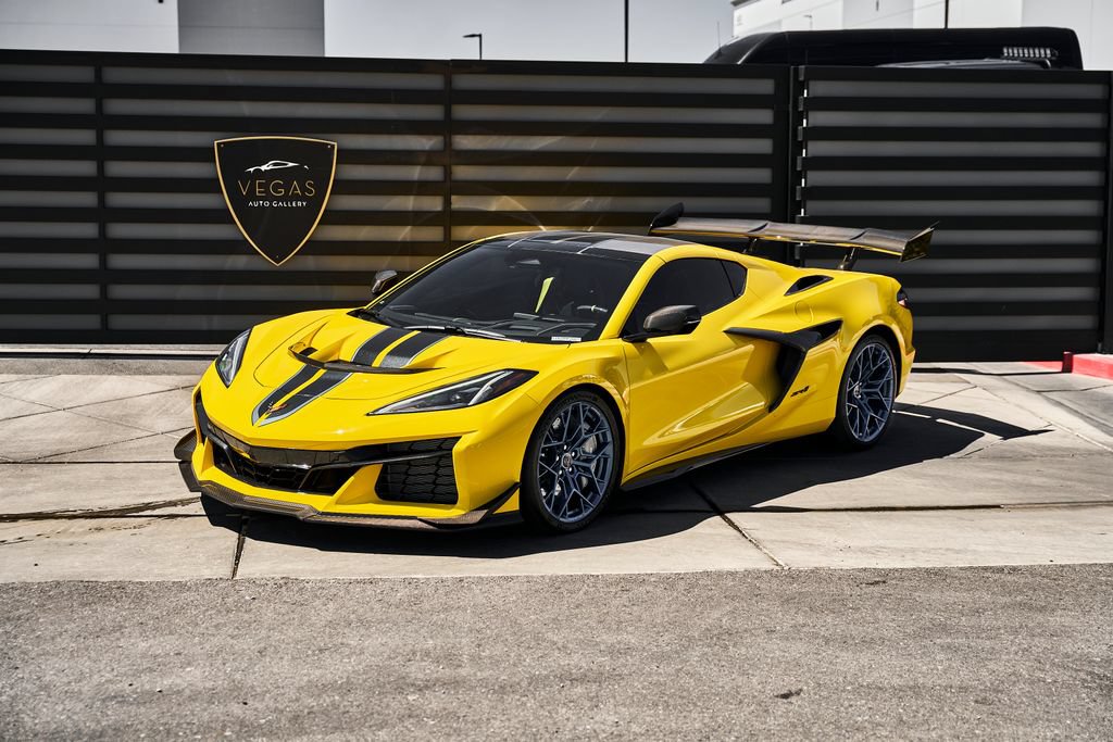 Used 2026 Chevrolet Corvette ZR1 w/ ZR1 Carbon Fiber Aero Package RWD image 5
