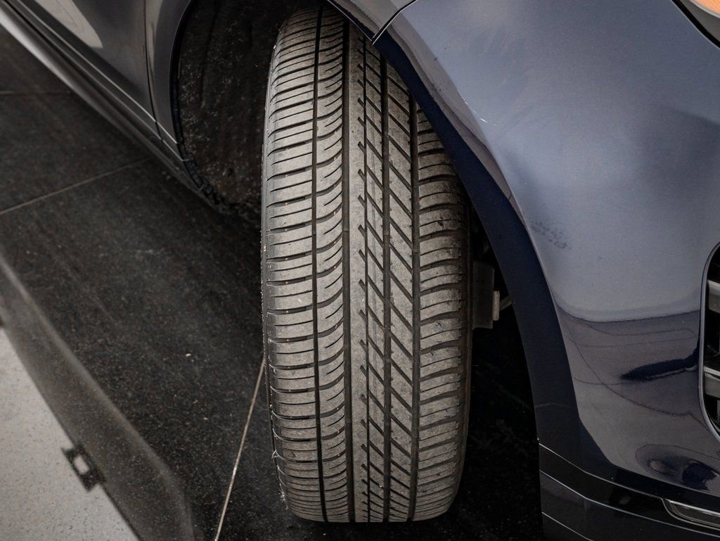 Certified 2023 Land Rover Range Rover Evoque R-Dynamic SE image 35