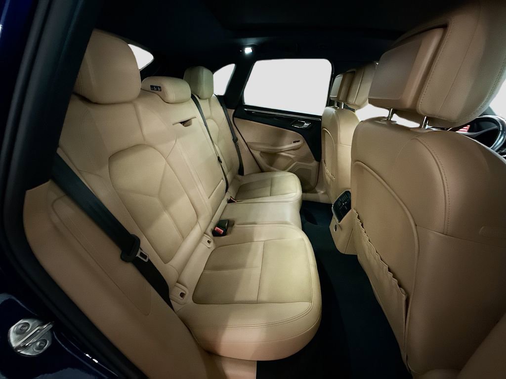 Used 2022 Porsche Macan image 28