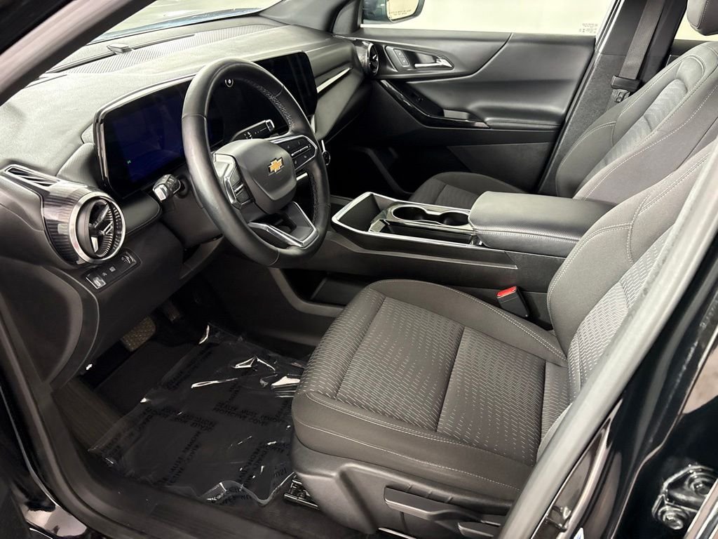 Used 2025 Chevrolet Equinox LT FWD image 25