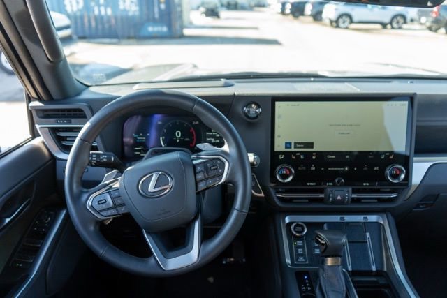 Used 2024 Lexus GX 550 AWD/4WD image 15