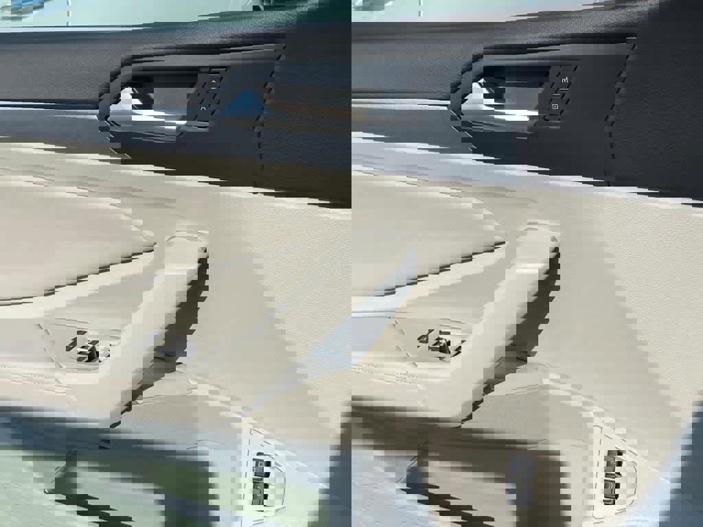 Used 2024 Volkswagen Jetta SE image 20