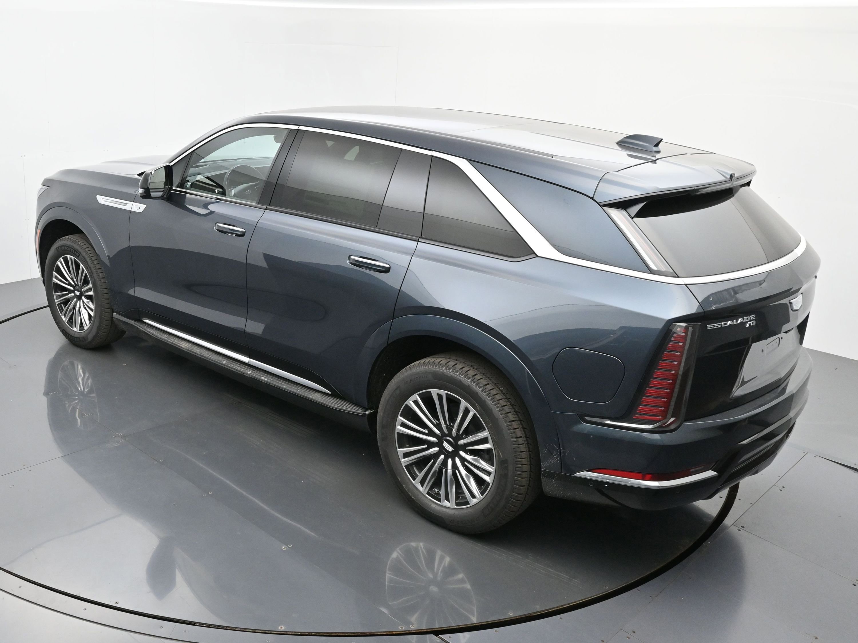 New 2026 Cadillac Escalade IQ Luxury 1 w/ LPO, Floor Liner Package image 25