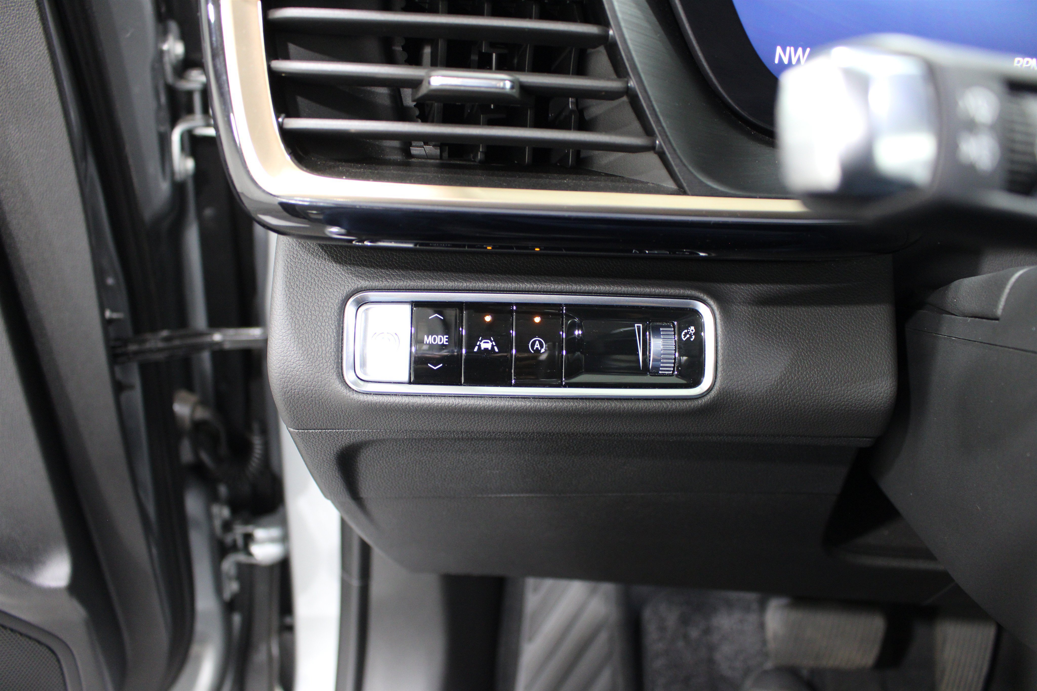 Used 2025 Buick Envision Avenir AWD/4WD image 10