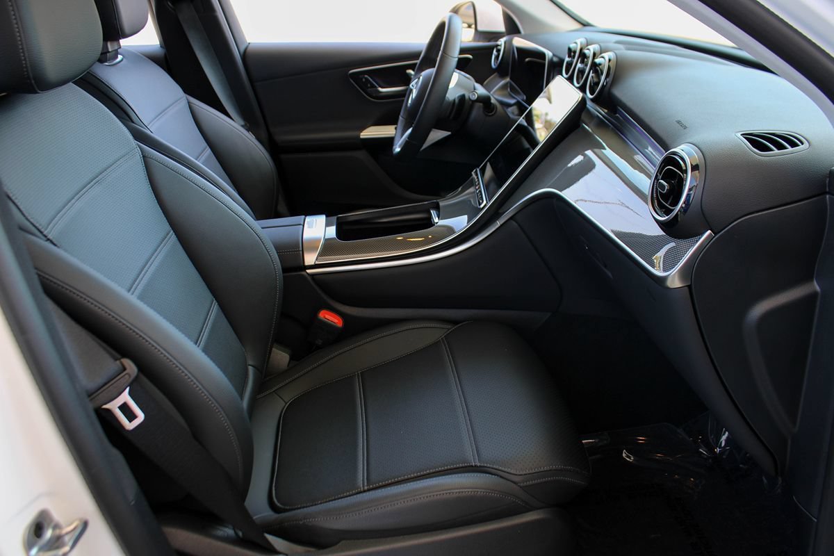 Used 2025 Mercedes-Benz GLC 350e 4MATIC image 21