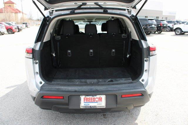 Used 2023 Nissan Pathfinder S image 7
