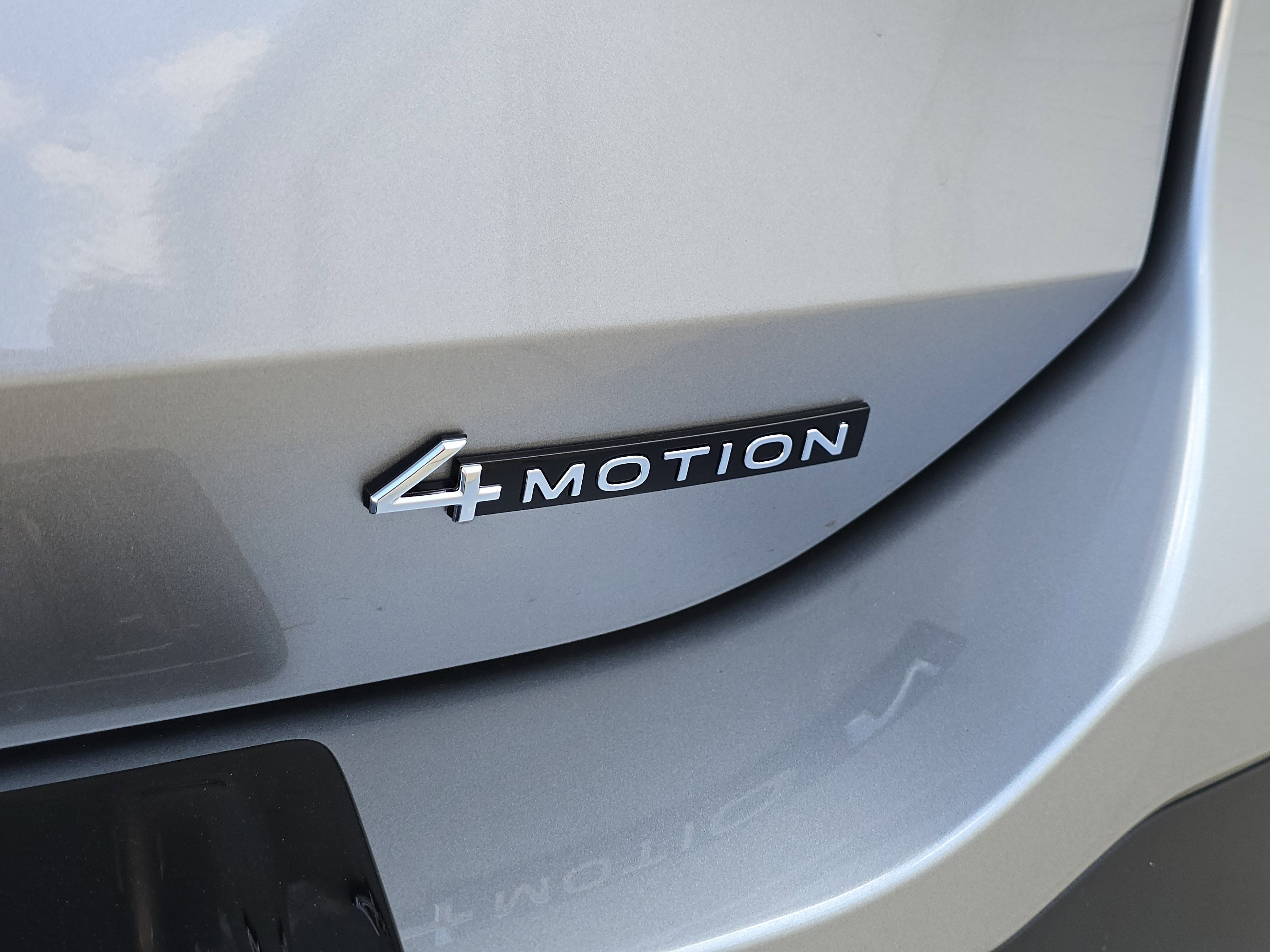 New 2025 Volkswagen Tiguan SE image 10