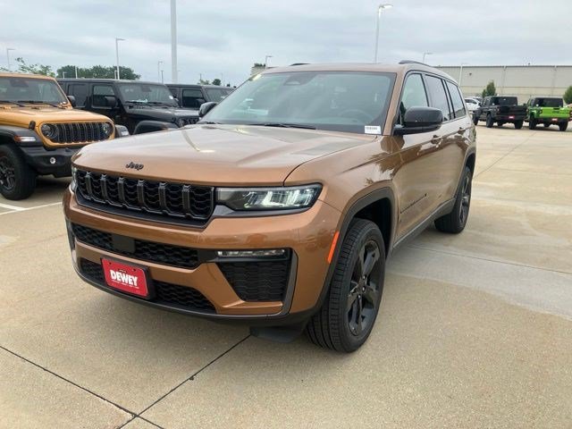 New 2026 Jeep Grand Cherokee L Limited w/ Limited Altitude Package AWD/4WD image 3